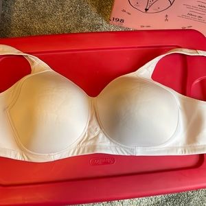 Vanity Fair wire free athletic bra